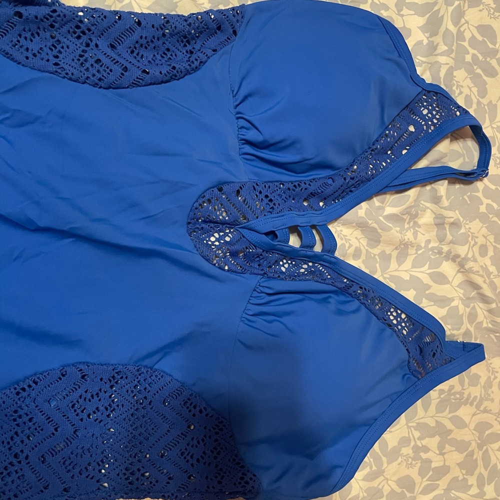 One piece swimsuit - Picture 3 of 5